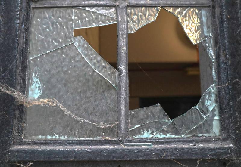 Remplacement d'une vitre cassée à Paris 17
