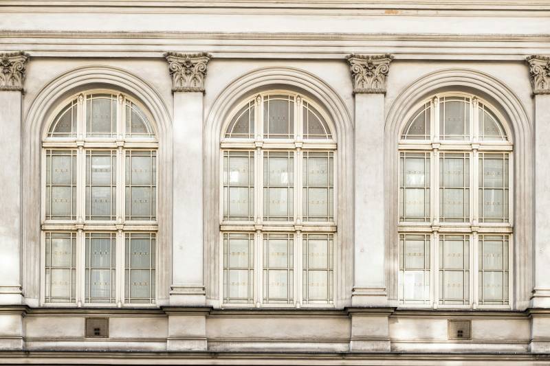 Installation de survitrage sur fenêtre d'immeuble classé à Paris 16